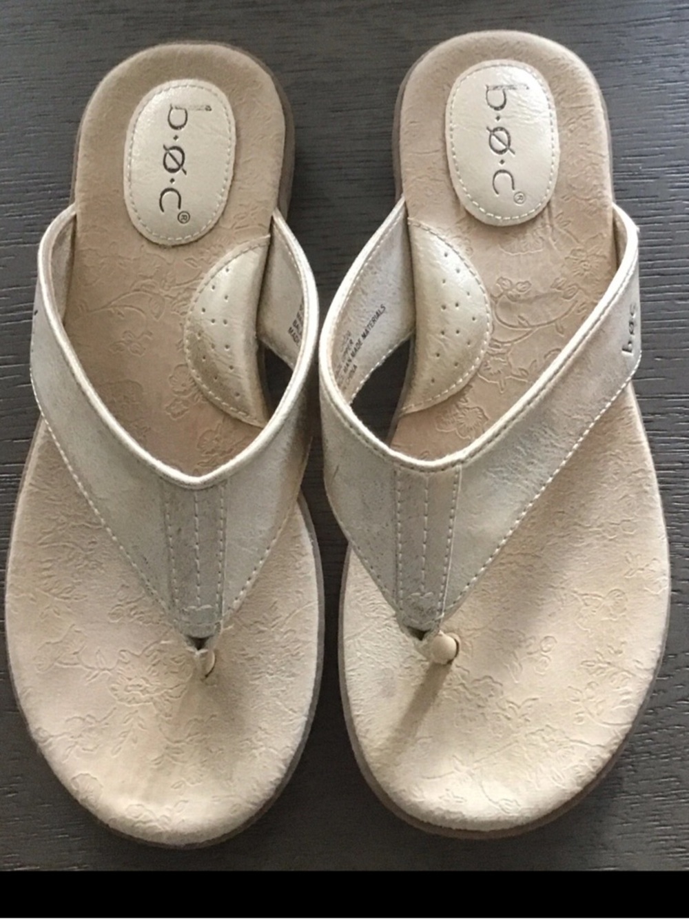 Born Concept BOC Metallic Gold Flip Flop Thong Sandals Womens 8M